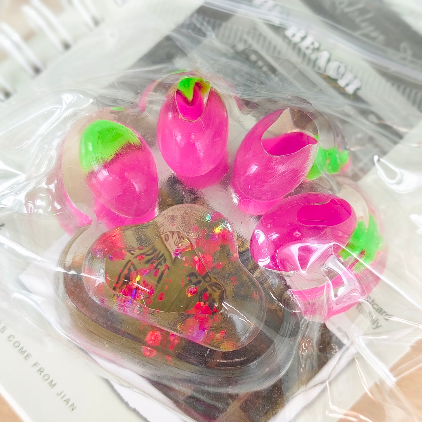 #W0011 Cat claw squeezing toy(ネコの爪)