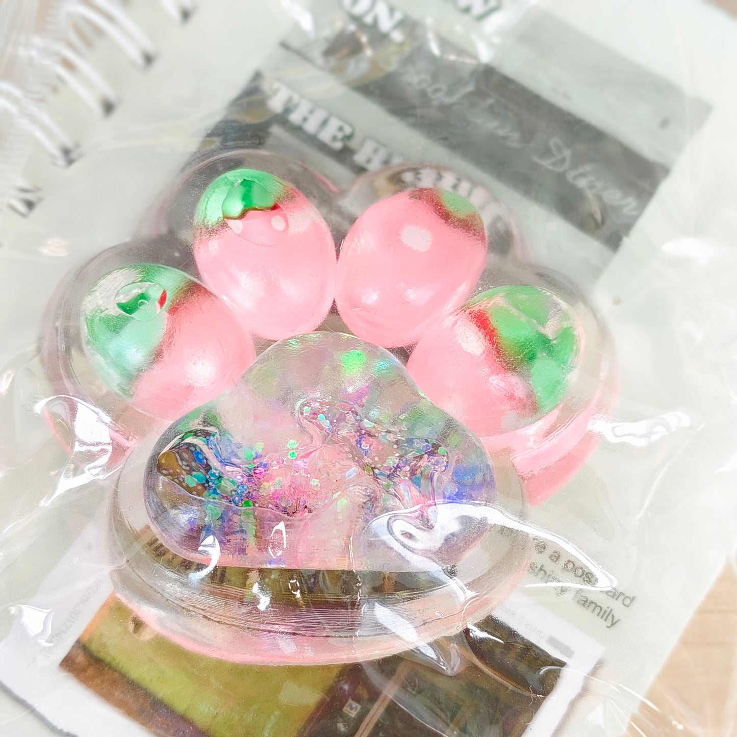 #W0011 Cat claw squeezing toy(ネコの爪)