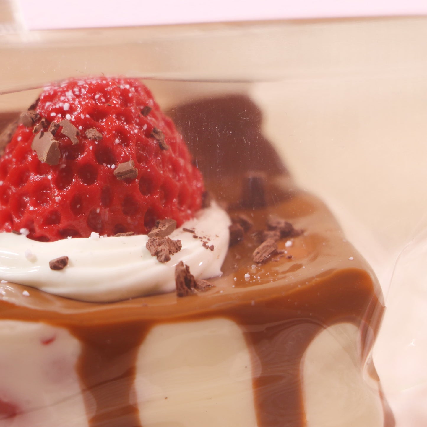 AXS2025C0051イチゴの小さな角型ケーキ