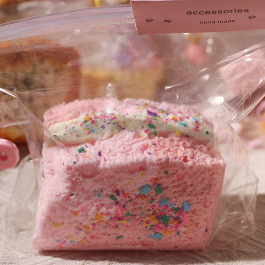 #F0003 big three-layer pink toast (3層の大トースト-粉)