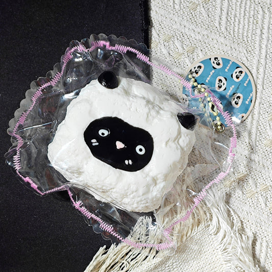 #W0004  little black-face lamb（黒い顔のヒツジ）