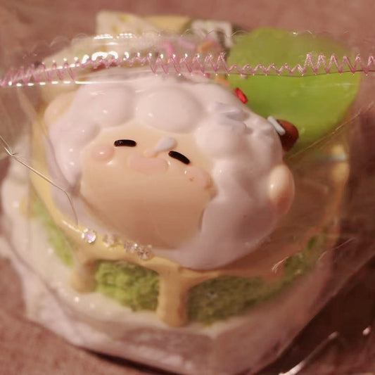 AXS2025C0052のんびりとした青草ケーキ