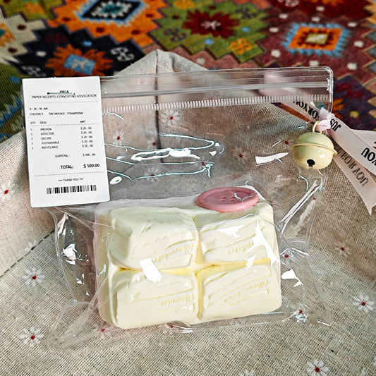 #F0001 strawberry milk chocolate truffle block（ イチゴミルクショコラ）