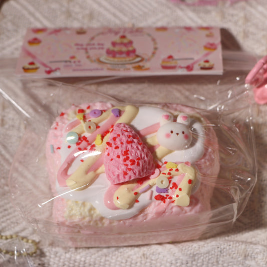 #F0011イチゴのおしりトースト