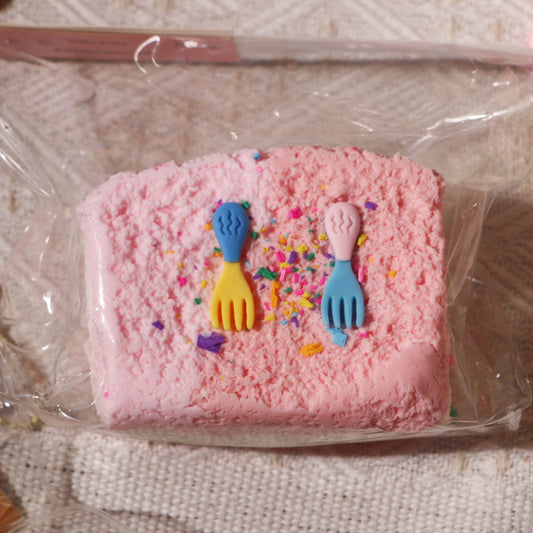 #F0003 big three-layer pink toast （3層の大トースト-粉）