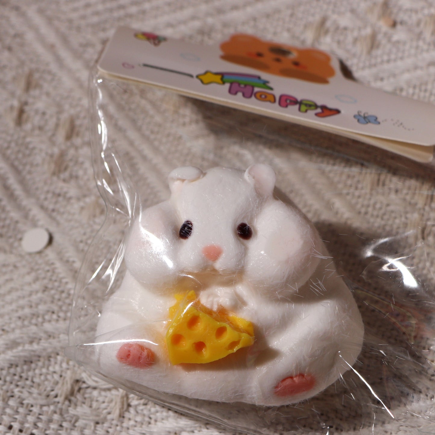 #W0005  fluffy white hamster （毛を巻いた白ハムスター）