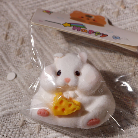 #W0005  fluffy white hamster （毛を巻いた白ハムスター）